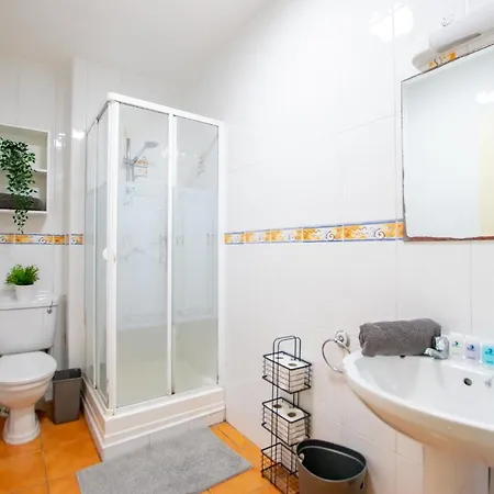 121 - Center 4 Bedroom Townhouse, Sleeps 6 Σπίτι διακοπών Γκάλγουεϊ
