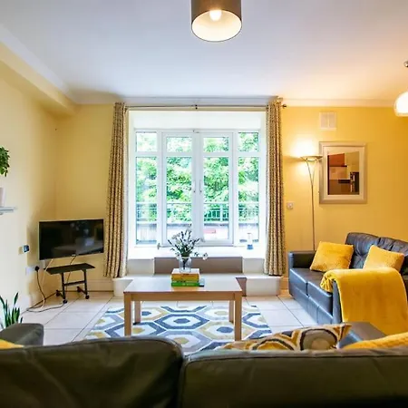 Σπίτι διακοπών 121 - Center 4 Bedroom Townhouse, Sleeps 6 *