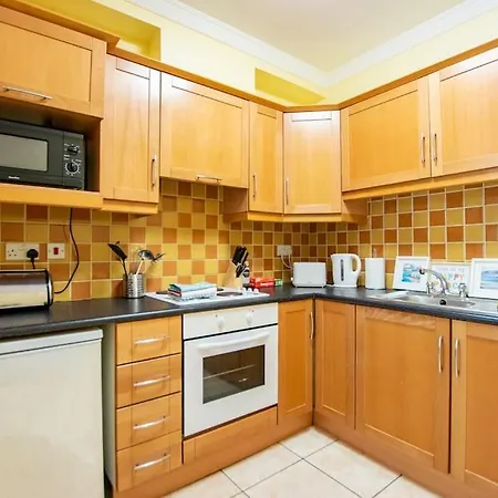 Σπίτι διακοπών 121 - Center 4 Bedroom Townhouse, Sleeps 6 *