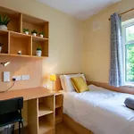 Center 4 Bedroom Townhouse - Sleeps 8 Holiday home