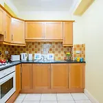 Center 4 Bedroom Townhouse - Sleeps 8 Semesterbostad