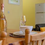 Center 4 Bedroom Townhouse - Sleeps 8 * Galway