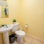 Casa de Férias Center 4 Bedroom Townhouse - Sleeps 8 *