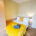 Center 4 Bedroom Townhouse - Sleeps 8 * Galway