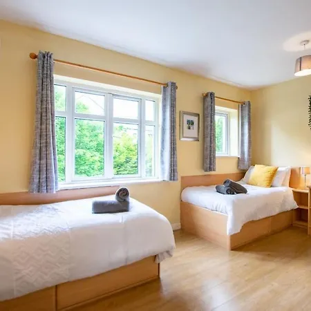 Center 4 Bedroom Townhouse - Sleeps 8 Nyaraló Galway
