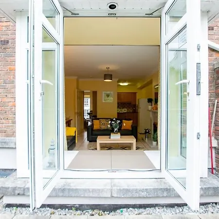 Center 4 Bedroom Townhouse - Sleeps 8 Ferienhaus