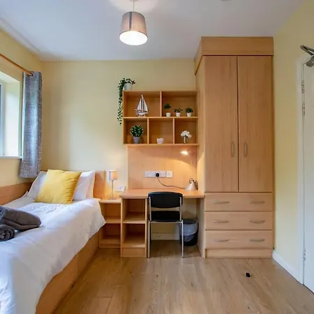 Дом отдыха 121 - Center 4 Bedroom Townhouse, Sleeps 6 Голуэй